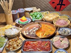 -洱火云南酸菜牛肉火锅(石景山当代商城店)