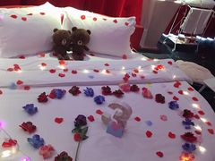 -天鹅恋主题酒店(光谷广场步行街店)