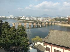 -披云山庄
