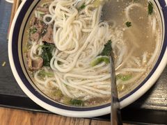 -云阿蛮云南生烫牛肉米线(奉贤路店)