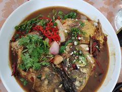 干烧鱼头-胡老三家土菜馆·老店地方特色菜·招牌茅山地锅老鹅
