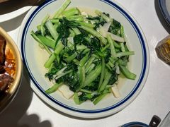 -八府香鸭·啫啫煲(华山路店)