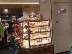 面包甜点陈列柜-山崎面包(静安久光店)