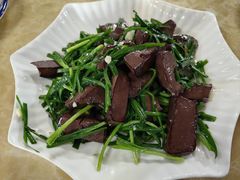 -黄记四更烤乳猪店
