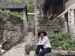 -高荡千年布依古寨旅游景区
