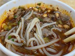香辣叉烧牛腩粉-覃肥叔桂林米粉(粮道街店)