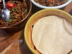 传统黑三剁配薄饼-雀舞云南菜(天津天河城购物中心店)