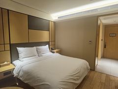 -全季酒店(上海青浦吾悦广场淀山湖大道店)