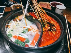 -两三事小郡肝串串香火锅(桂庙店)