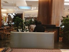 -华邑酒店·鲜艳全日自助餐厅