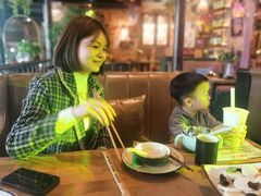 -临界音乐酒馆·小龙虾·江湖菜(华熙LIVE·鱼洞店)