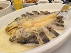 -忆江南·临江鱼馆