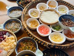 -包整·丝娃娃(一览甲秀楼风景店)