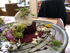羊奶酪红菜头饼-O'mills Sourdough Bakery&Bistro(永嘉路店)