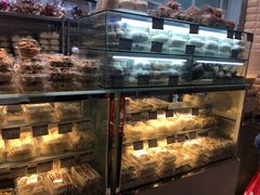 面包甜点陈列柜-白玉兰食品(甜云店)