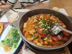 -刘姐啤酒鱼民族演艺餐厅(西街总店)
