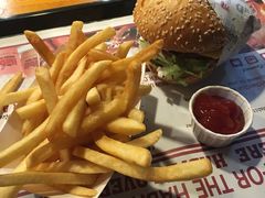 -The Habit Burger Grill 哈比特汉堡(复兴soho店)