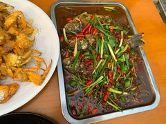凉拌鲫鱼-二钳洞庭虾蟹·江湖菜(成都鹭岛店)