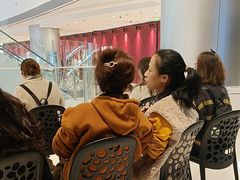 -雍容荟帝王蟹活龙虾展台自助(IFS黑金店)