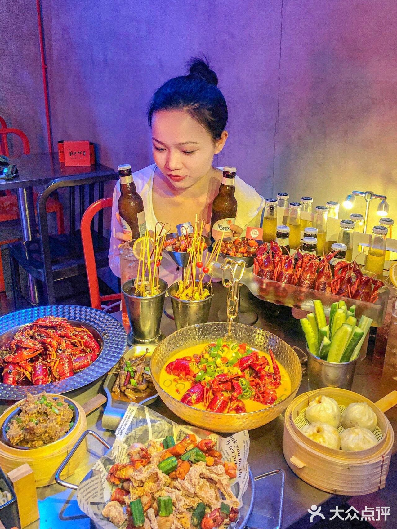 深圳吃喝玩乐·爱上这家酒馆的小龙虾美食