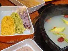 -串门邻居串串火锅(云南南路店)
