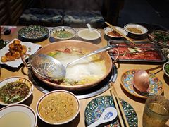 -洱火云南酸菜牛肉火锅(石景山当代商城店)