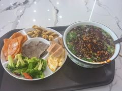 -伊穆祥牛肉面总店·清真