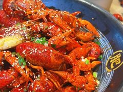 -肥肥虾庄·金牌油焖大虾(汉街SKP店)