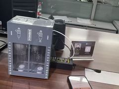 -上海星瀚奔驰4S店(红柳路店)