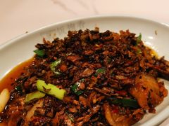 老咸菜炒回锅肉-饭饱香土碗菜(新科店)