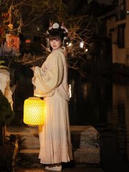 -一揽芳华汉服旗袍体验馆(拙政园店)