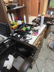 -Libertines barbershop 浪子理发店
