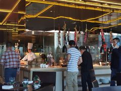 -大中华希尔顿酒店-念自助餐·嗨啤·小龙虾
