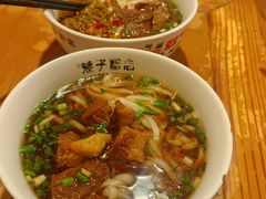 -矮子粉店1985·长沙米粉(湘春路店)