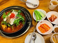 -喇喇排骨火锅·传统韩式脊骨汤(望京西园总店)