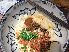 Biangbiang面-陈仓老街美食天地