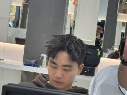 -EMILY 艾米莉 烫染沙龙