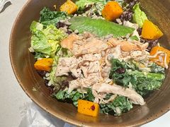 牛油果手撕鸡肉沙拉-农畉LONFOOD(万象天地店)