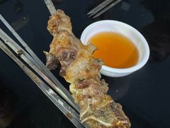 -烤肉小伙烤肉店