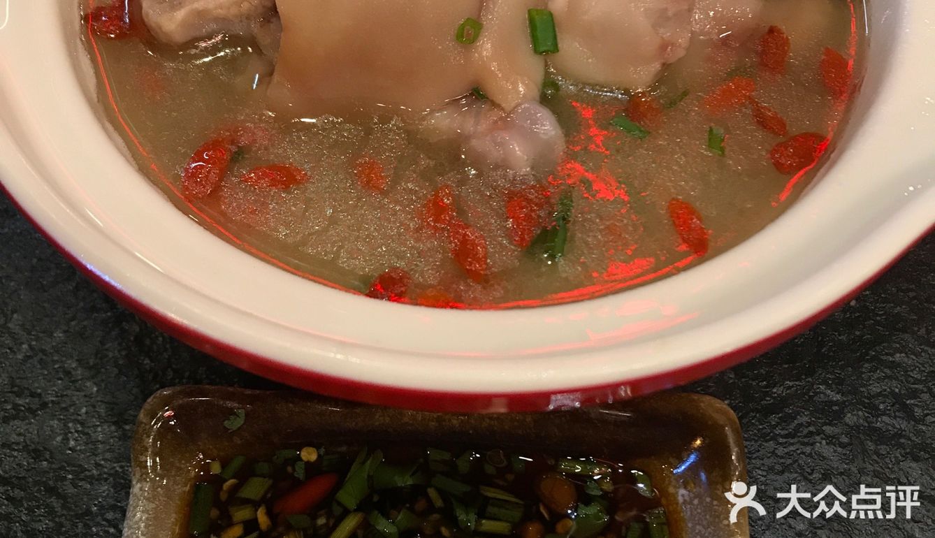 天气越来越冷啦～～ 麻麻辣辣撸个串真是太太太美好了