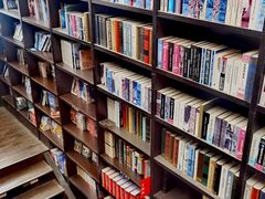 -钟书阁(松江泰晤士小镇店)