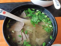 牛肉粉丝汤-鑫震源·苏式大虾生煎(山塘街店)