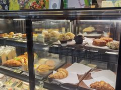 面包甜点陈列柜-星巴克(来福士办公楼店)