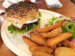招牌牛肉汉堡-UPPER KITCHEN(延安路店)