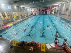 -梦翔龙湖滟澜山游泳俱乐部