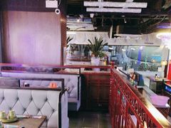 -路边边地标烧烤·川菜·小龙虾·音乐酒馆(良乡长虹店)