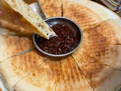 特色烤馍配黄豆酱-肖记公安牛肉鱼杂馆· 省级非物质文化遗产(仁和路店)