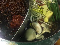 -岗上渣渣老火锅(两路口店)