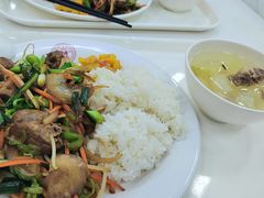 -上海财经大学国定路校区绿叶食堂