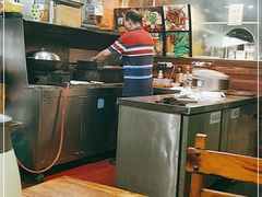 大堂-大富蚝乌东哥饭店·石锅鱼杂·柠檬鸭(革新路店)